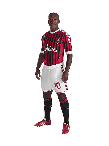 maglia-milan-2011-2012-3.jpg