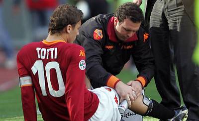 ginocchio-totti.jpg